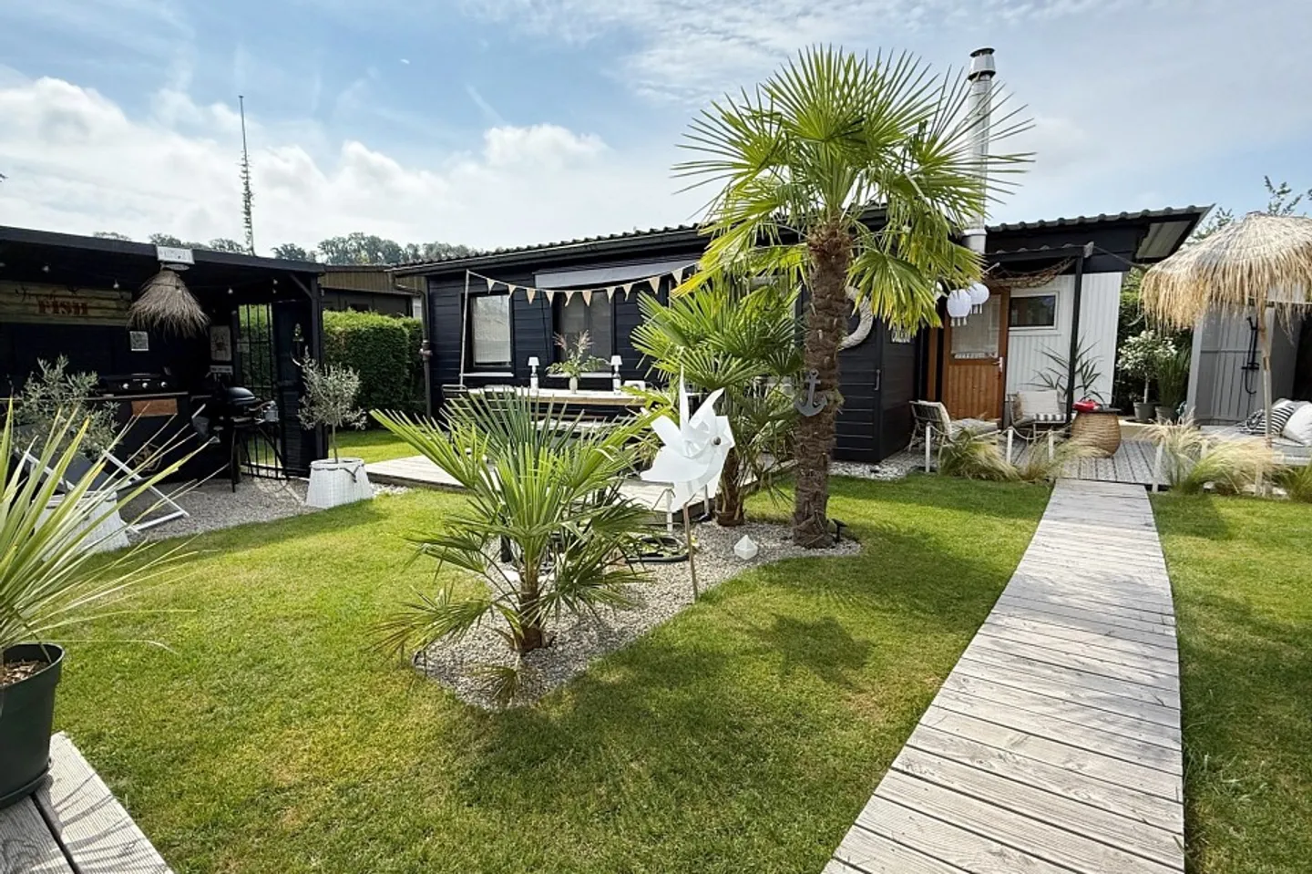 Chalet enchanté entre lac et nature  Coup de cur assuré ! - Photo 1 sur 13