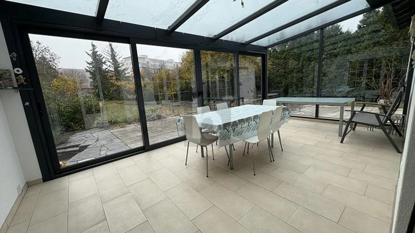 GERÄUMIGE VILLA - Foto 4 von 6