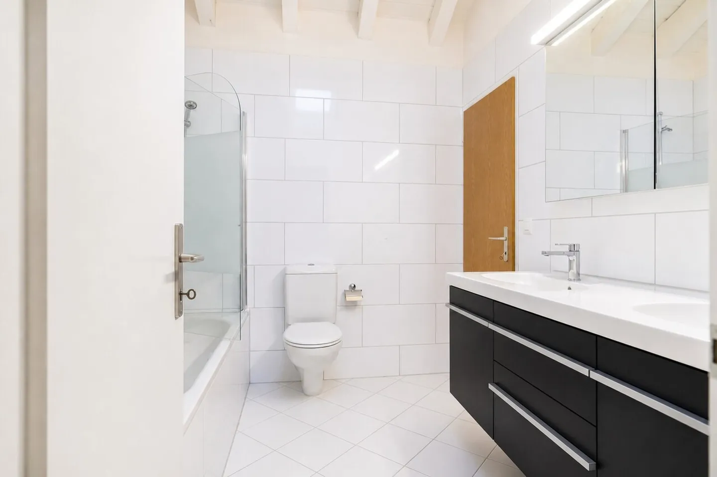 Light-flooded attic apartment in a central location in Pfäffikon SZ - Photo 10 of 10