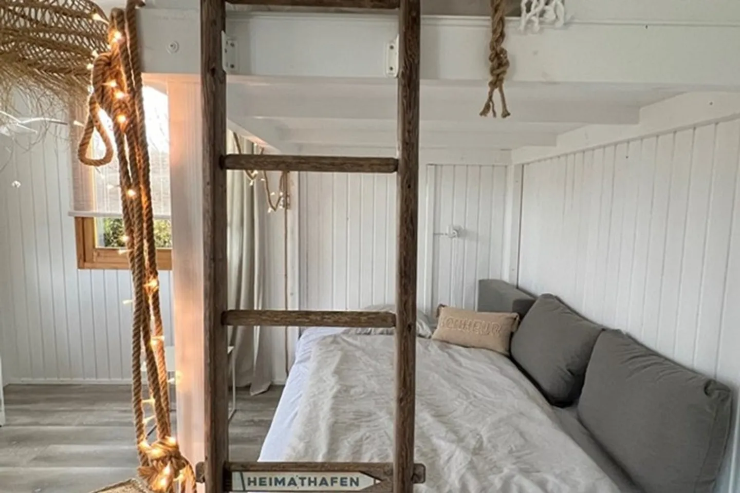 Chalet enchanté entre lac et nature  Coup de cur assuré ! - Photo 5 sur 13