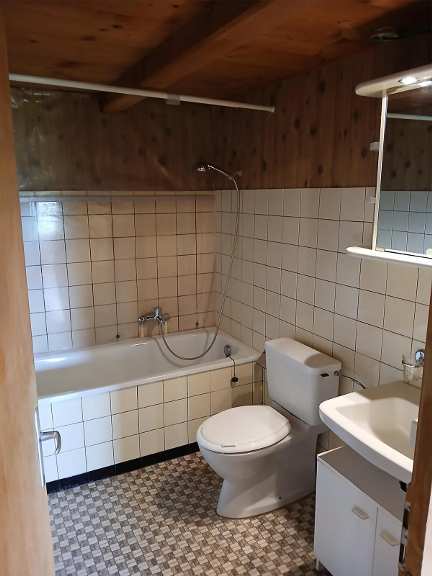 3.5-room apartment of 95 m² for rent at 1673 Rue for 1400 CHF - Photo 7 of 8