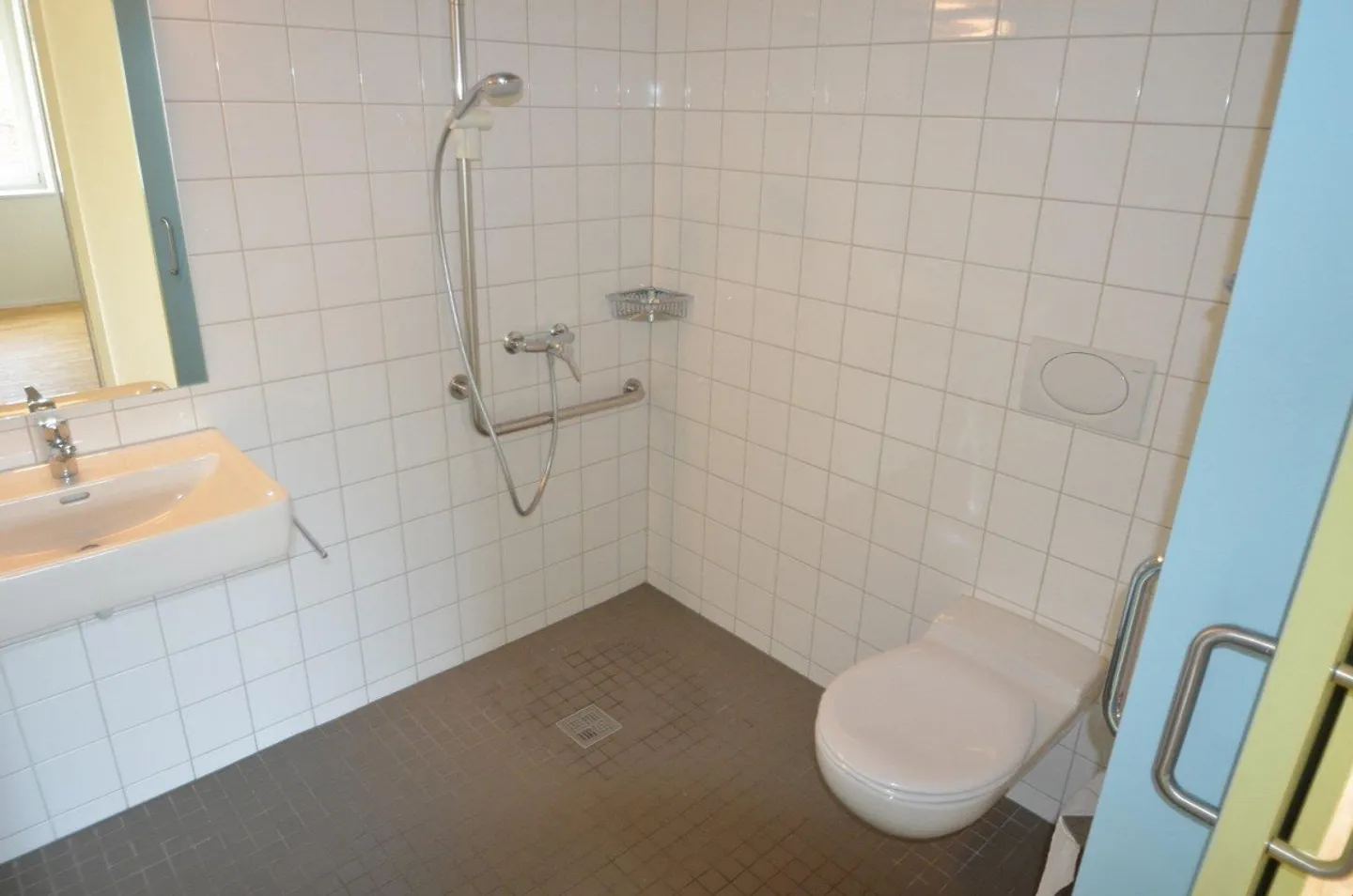 Age-appropriate apartments in the center of Laupen - Photo 5 of 8