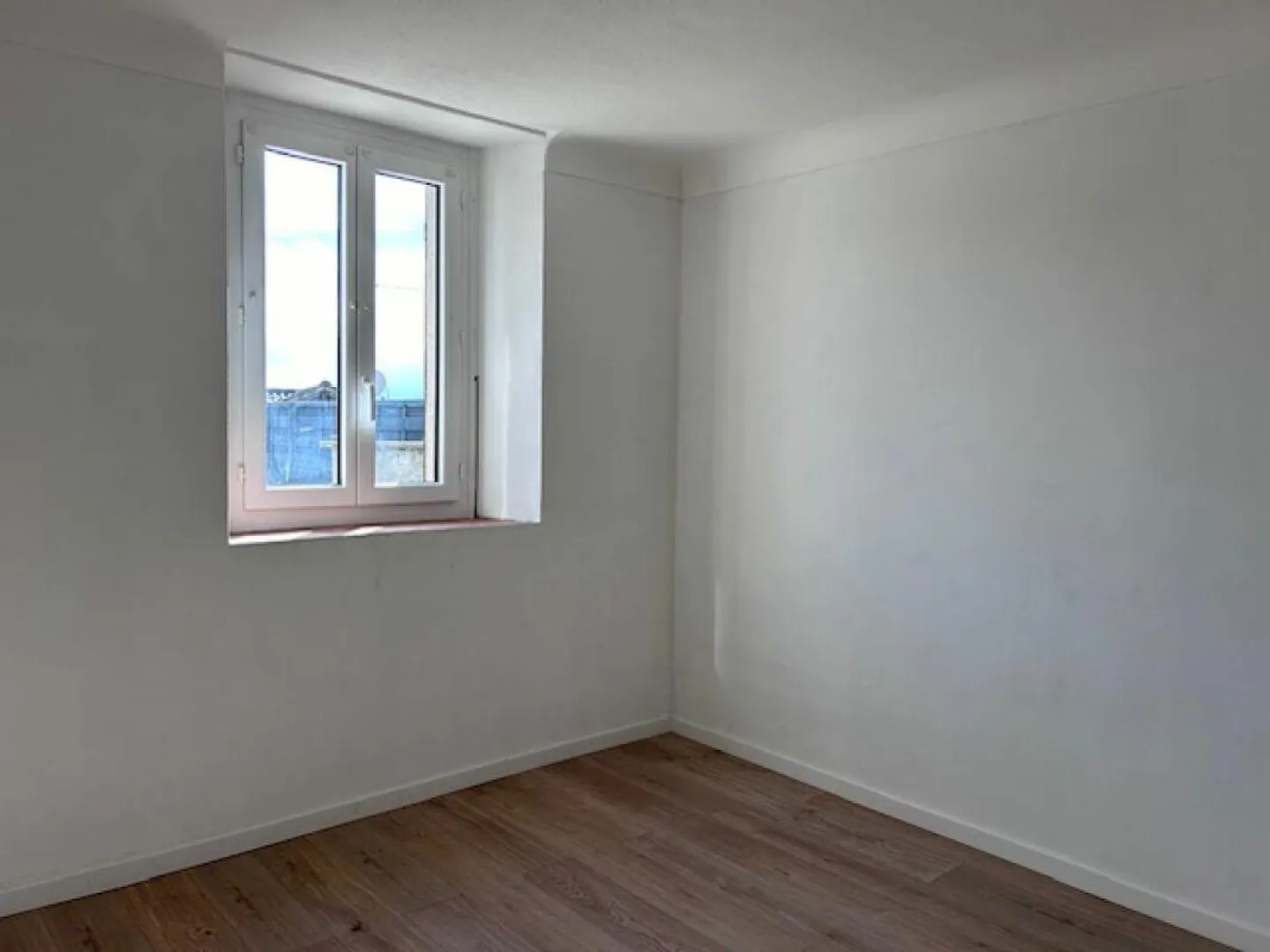 GRANDE MAISON AVEC DEUX APPARTEMENTS - JARDIN ET VUE SPECTACULAIRE - Photo 5 sur 27