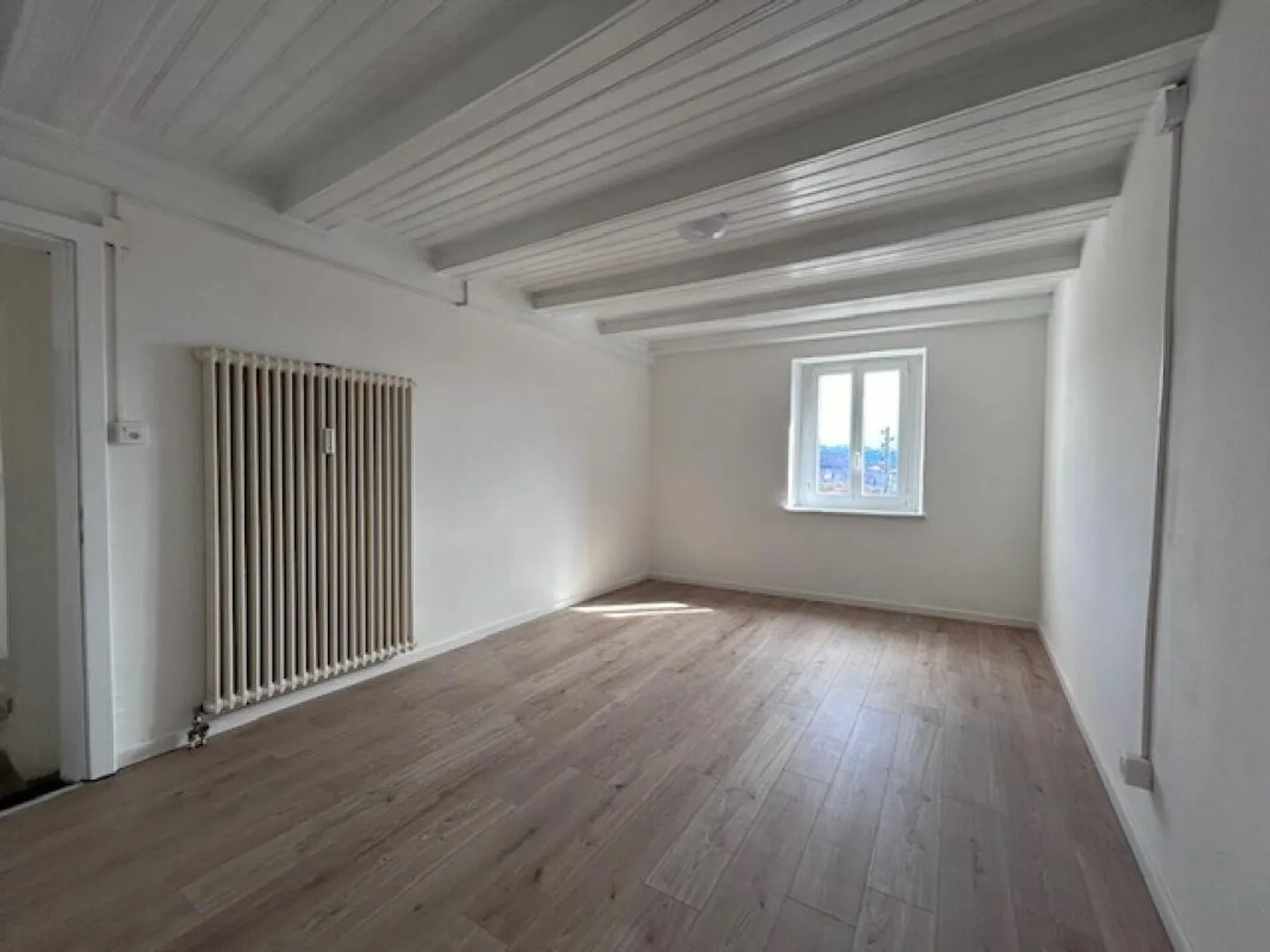 GRANDE MAISON AVEC DEUX APPARTEMENTS - JARDIN ET VUE SPECTACULAIRE - Photo 12 sur 27