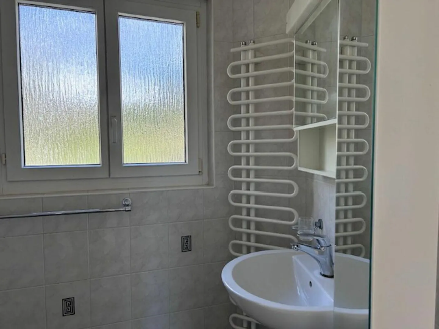 GRANDE MAISON AVEC DEUX APPARTEMENTS - JARDIN ET VUE SPECTACULAIRE - Photo 14 sur 27