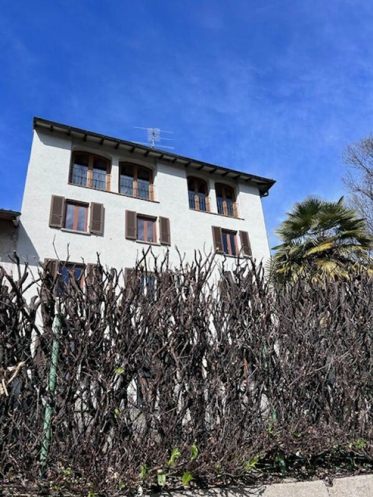 GRANDE MAISON AVEC DEUX APPARTEMENTS - JARDIN ET VUE SPECTACULAIRE - Photo 23 sur 27