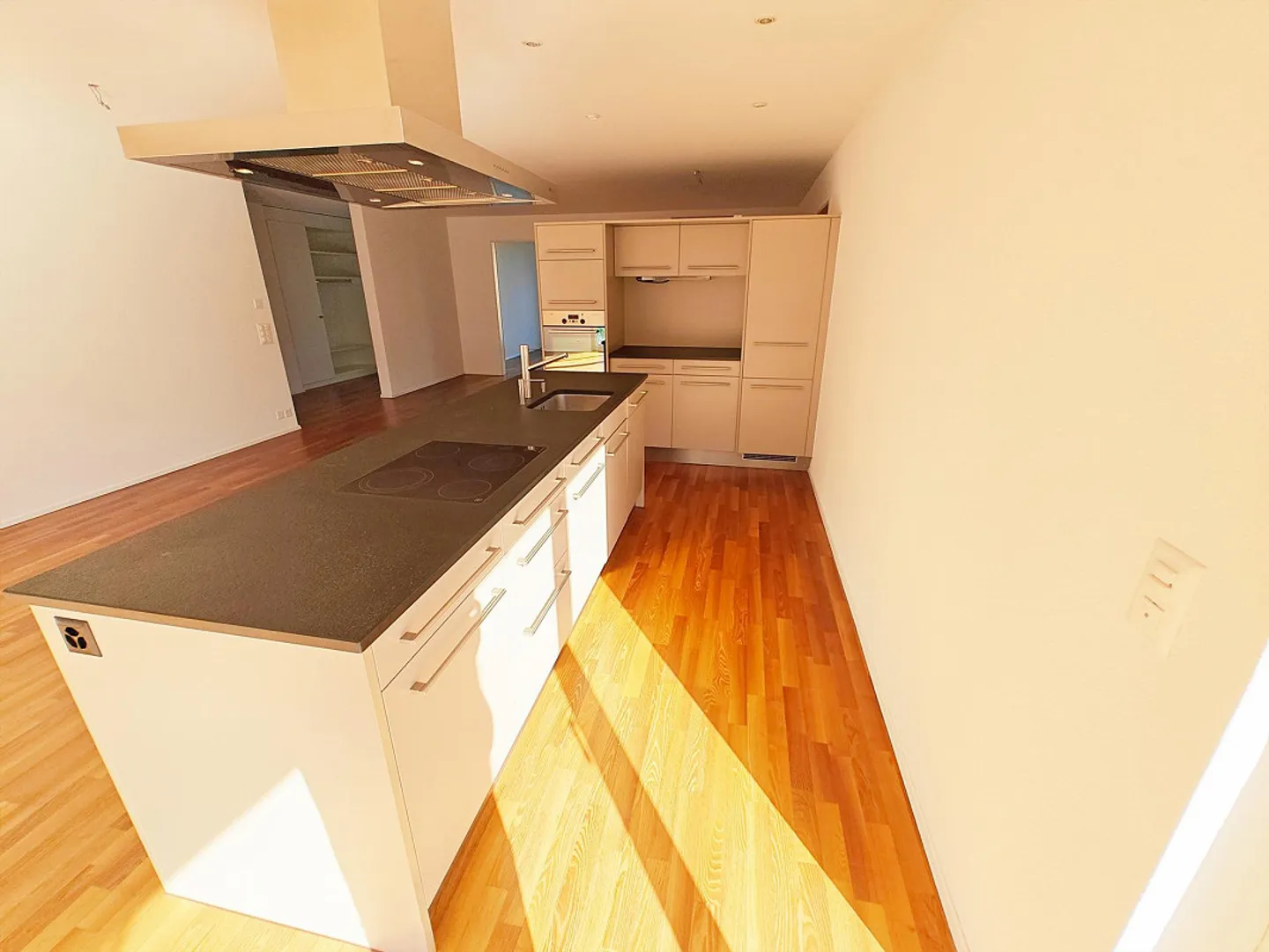 Appartement moderne spacieux de 3,5 pièces (123m2) - Appartement moderne à Z - Photo 4 sur 10