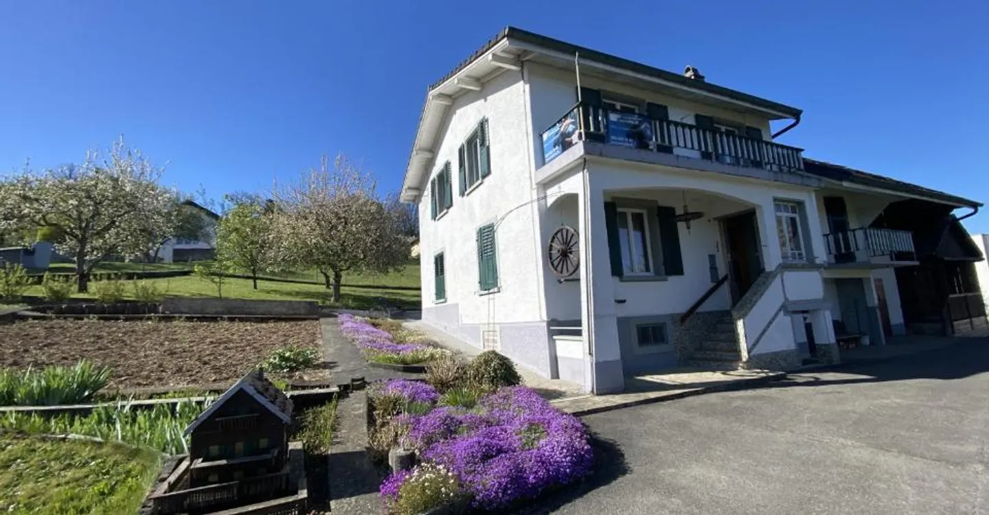Maison Familiale avec Deux Appartements - Photo 4 sur 13