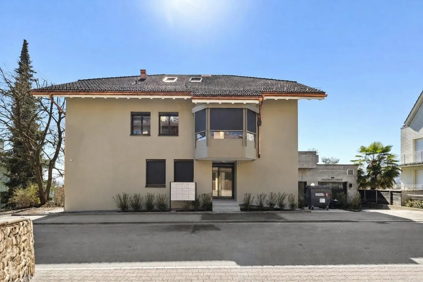 Modernes Apartment mit Balkon - Foto 1 von 8