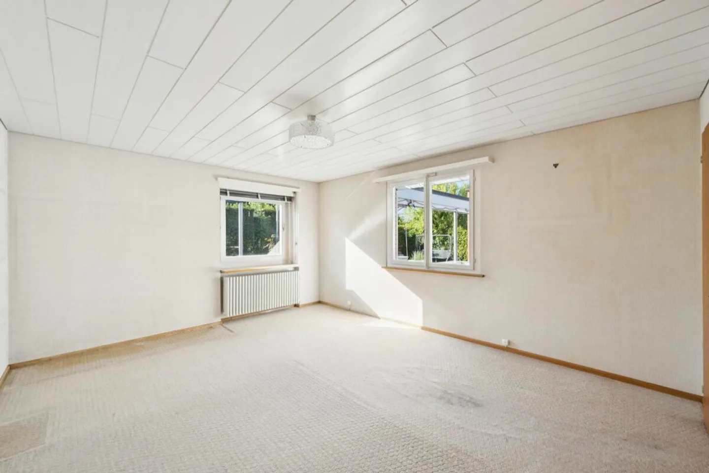 Affascinante casa atrium di 6 1/2 stanze con piscina interna e garage in una posizione privilegiata - Foto 9 di 12