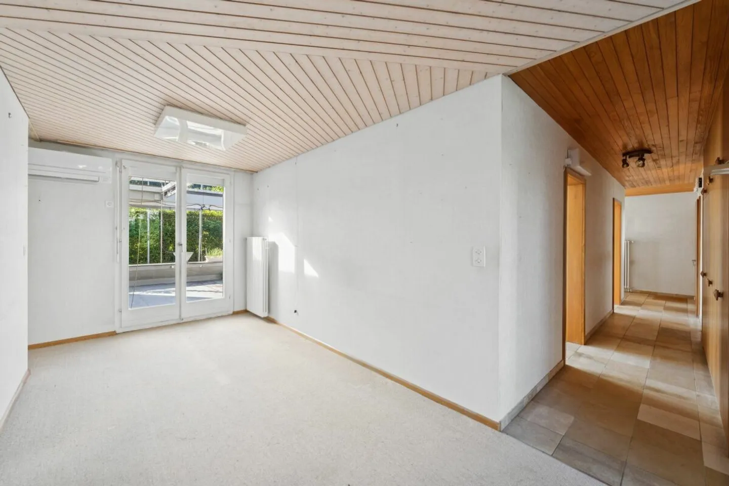 Affascinante casa atrium di 6 1/2 stanze con piscina interna e garage in una posizione privilegiata - Foto 10 di 12