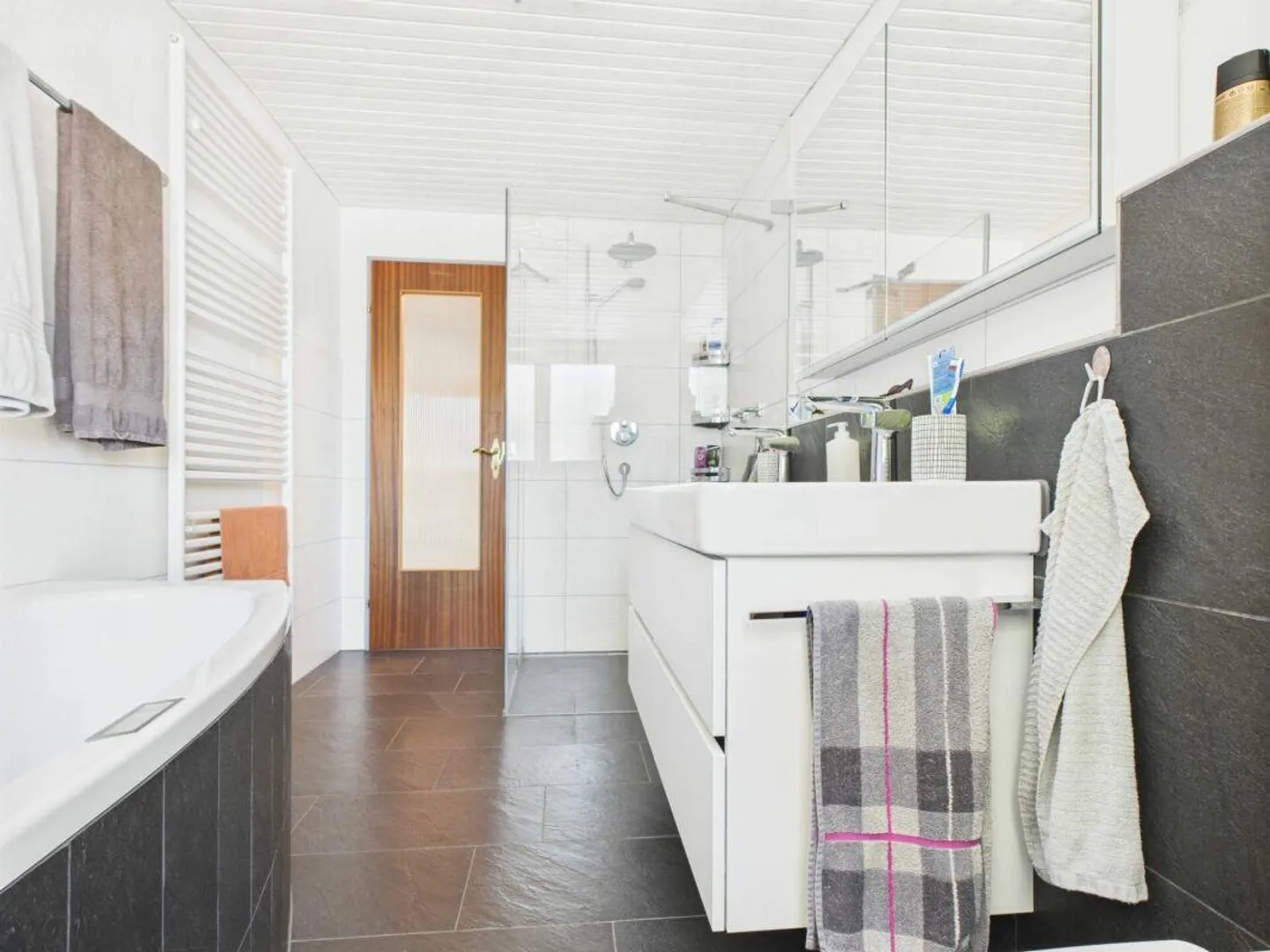 Dream Home in Eschenz with Plenty of Space in a Perfect Location - Photo 16 of 17