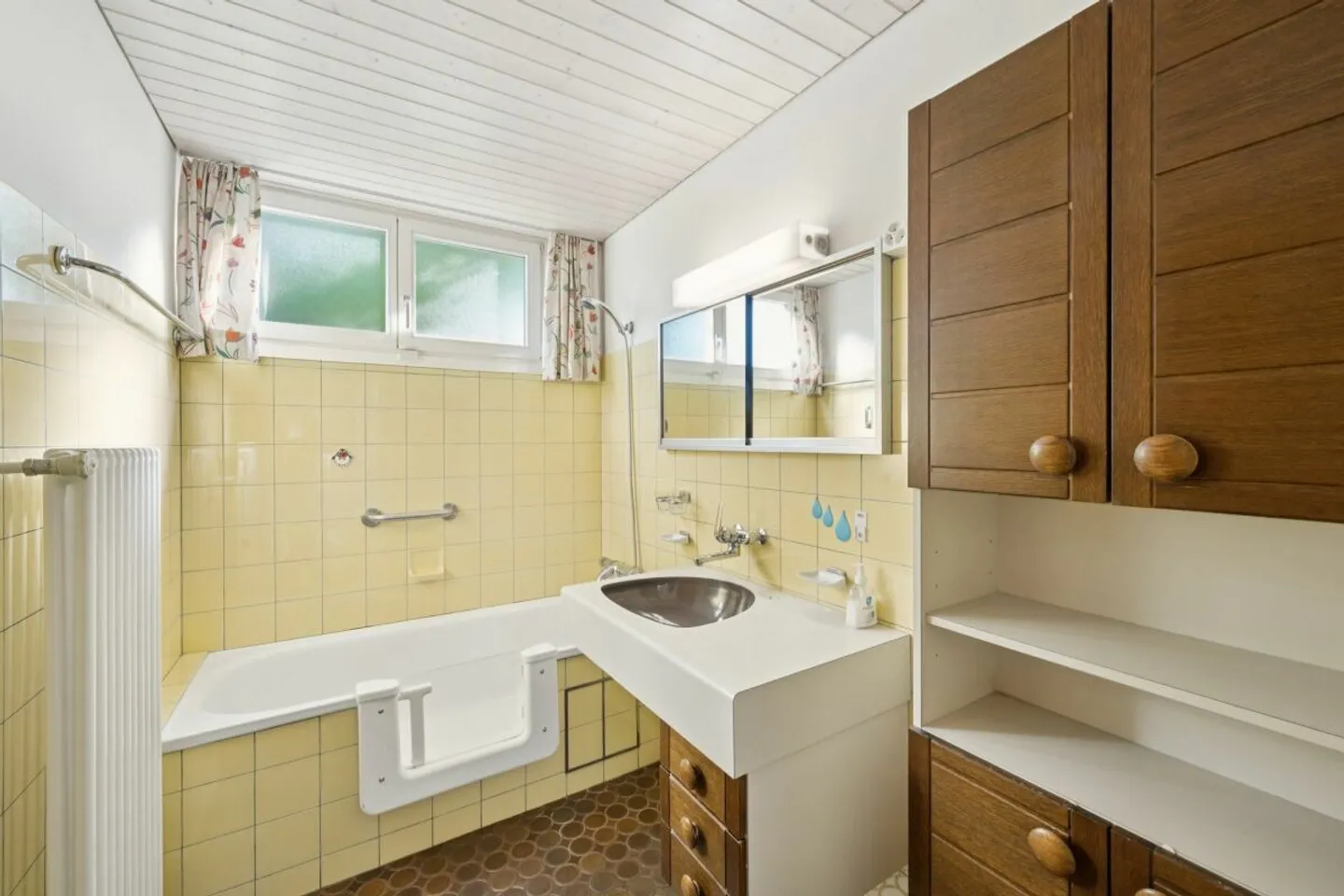 Affascinante casa atrium di 6 1/2 stanze con piscina interna e garage in una posizione privilegiata - Foto 8 di 12