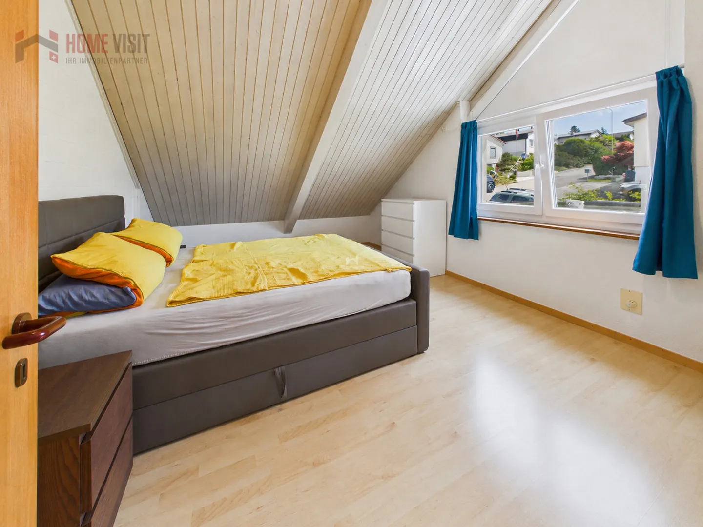 Charming Multi-Family Home - Photo 7 of 34