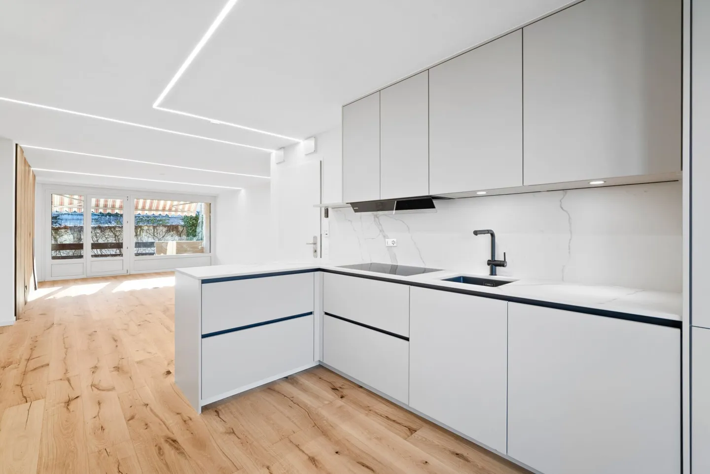 Appartamento 4.5 stanze appena ristrutturato con vista lago - Foto 3 di 7