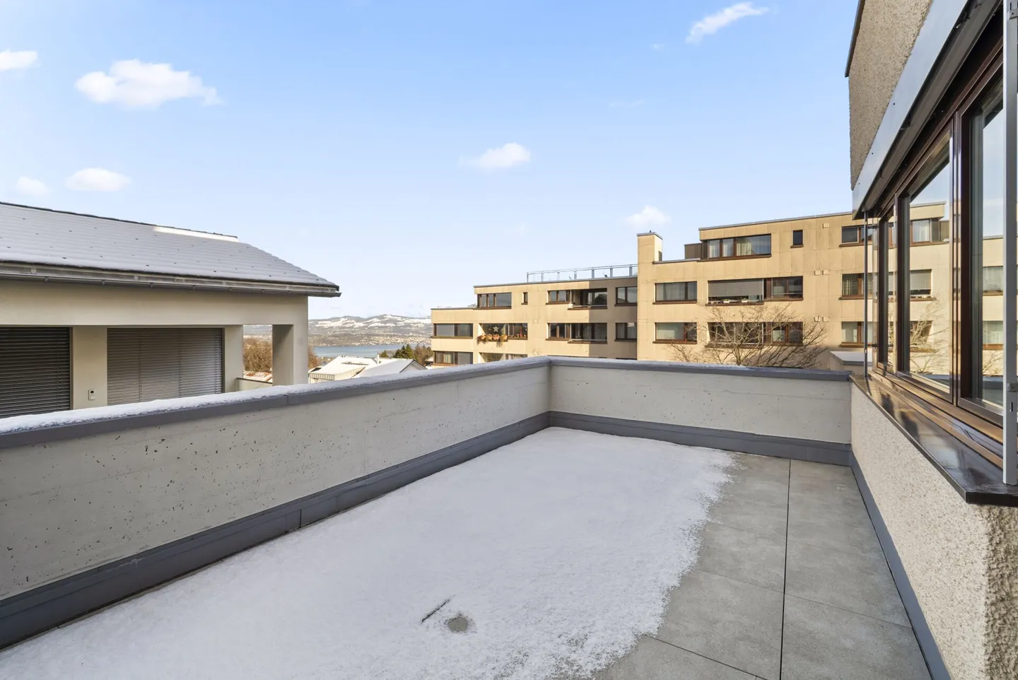 Appartamento 4.5 stanze appena ristrutturato con vista lago - Foto 6 di 7