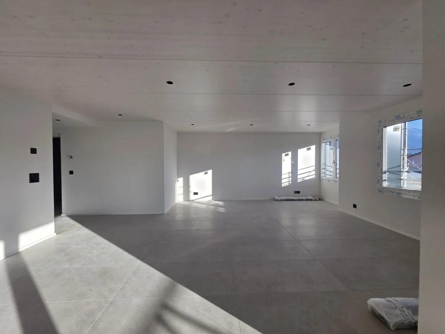 NEW 3.5-room apartment for CHF 2,380.- including charges/electricity. - Photo 6 of 11