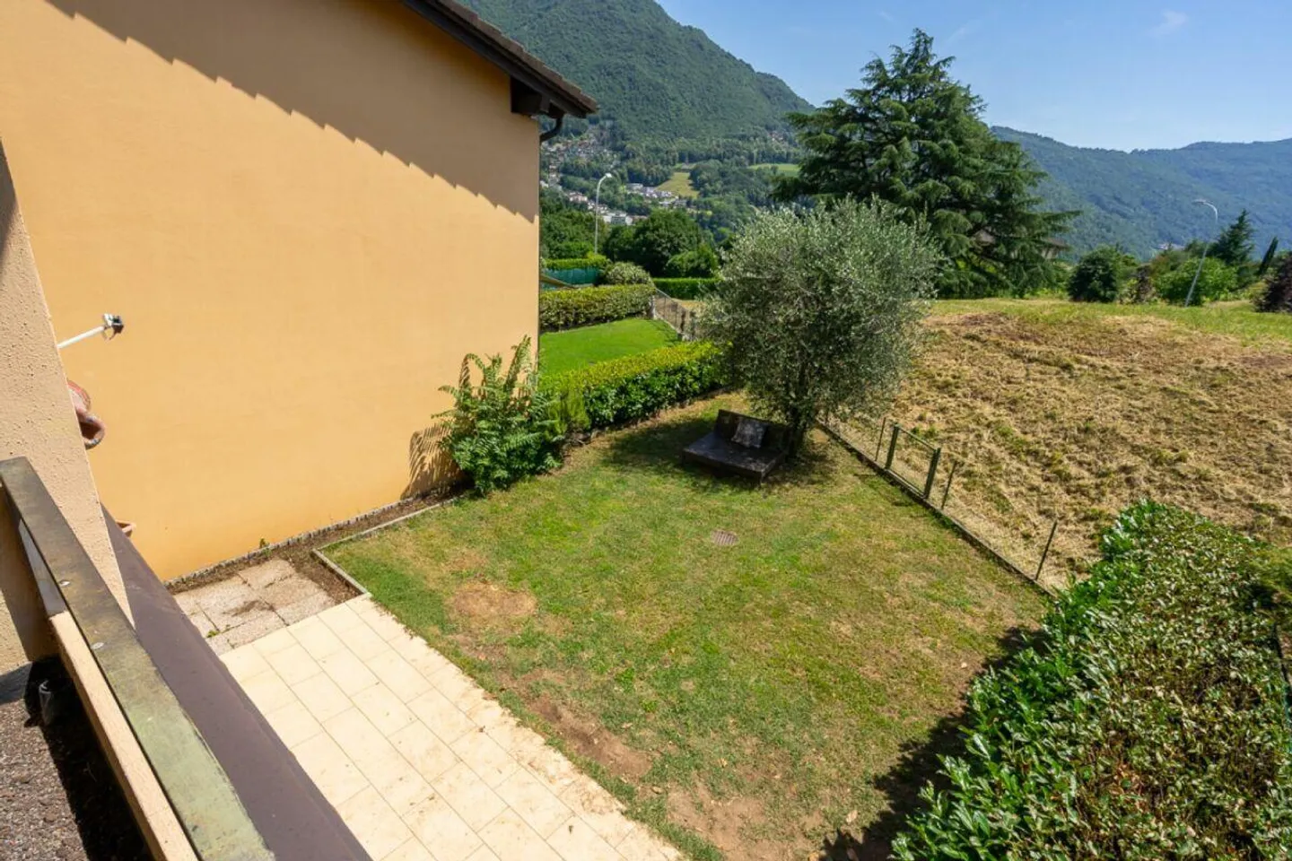 COLLINA D'ORO - CASA CON GIARDINO IN UNA DELLE ZONE PIÙ RICERCATE DI LUGANO - Foto 8 di 10