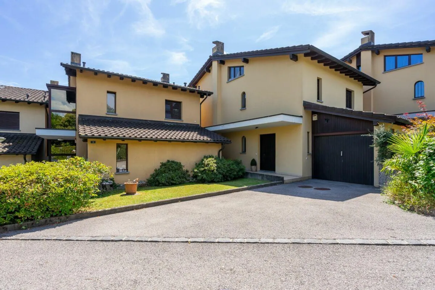 COLLINA D'ORO - CASA CON GIARDINO IN UNA DELLE ZONE PIÙ RICERCATE DI LUGANO - Foto 9 di 10