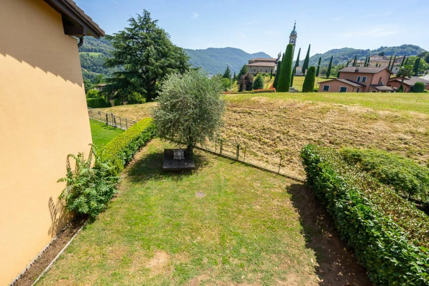 COLLINA D'ORO - CASA CON GIARDINO IN UNA DELLE ZONE PIÙ RICERCATE DI LUGANO - Foto 10 di 10