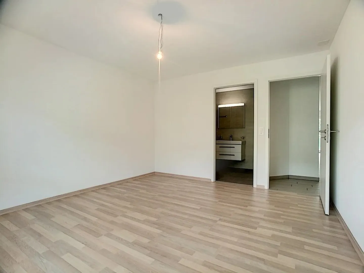Modernes 3.5-Zimmer-Apartment - Foto 4 von 8
