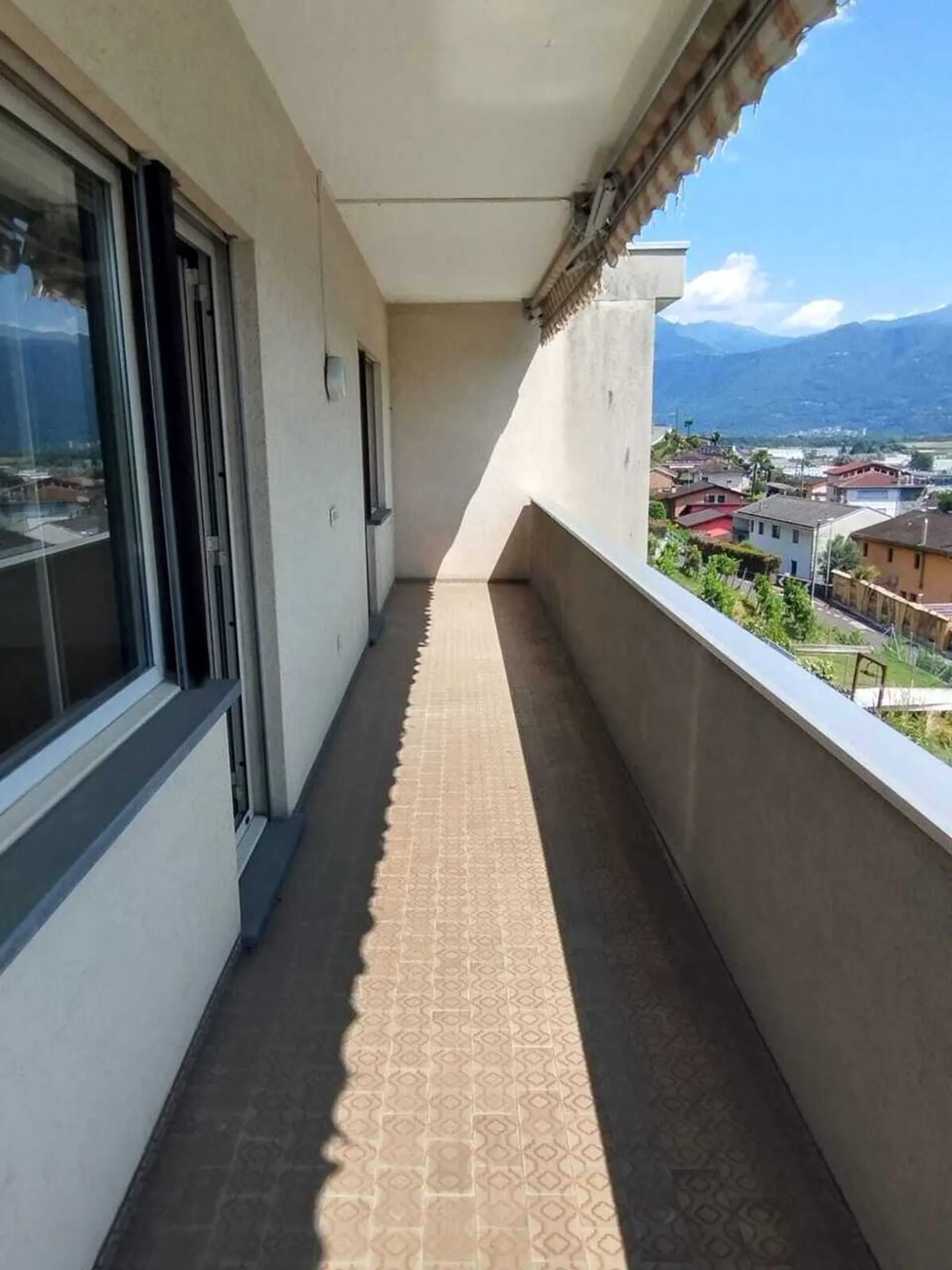 GORDOLA - Wir verkaufen eine große Wohnung mit Schwimmbad in ruhiger Lage - Foto 14 von 31