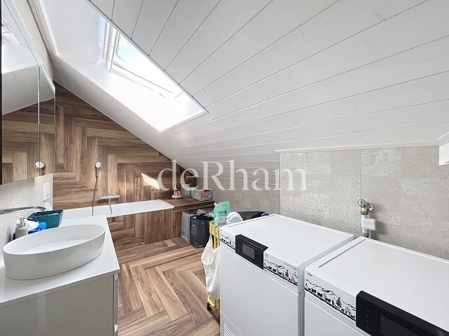 Exceptional triplex in a green setting in Mont-sur-Lausanne! - Photo 8 of 10
