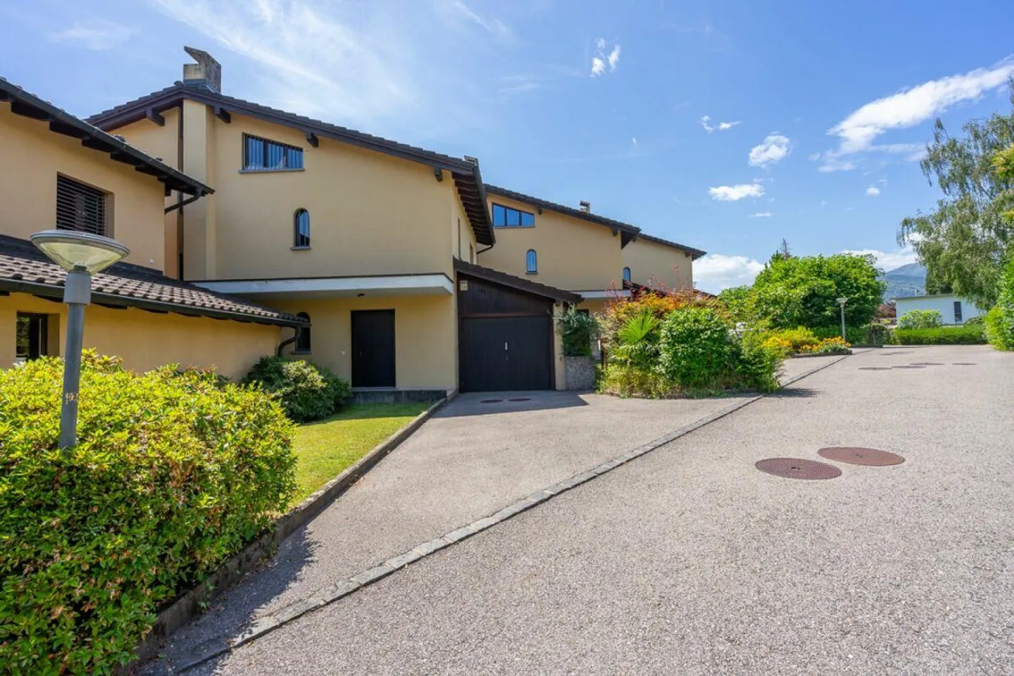 COLLINA D'ORO - CASA CON GIARDINO IN UNA DELLE ZONE PIÙ RICERCATE DI LUGANO - Foto 1 di 10