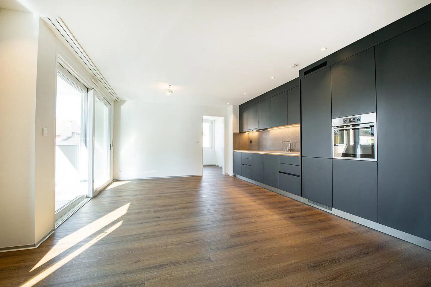 Appartement moderne près de Lange Erlen - Photo 2 sur 7