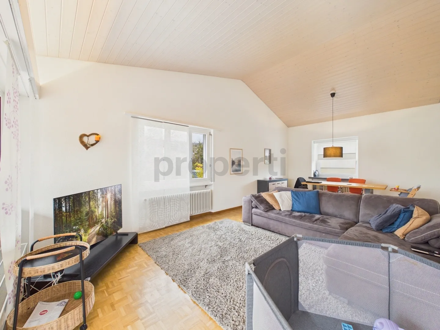 Casa unifamiliare tranquilla di 5,5 stanze con cantina pratica, Ehrendingen - Foto 2 di 13