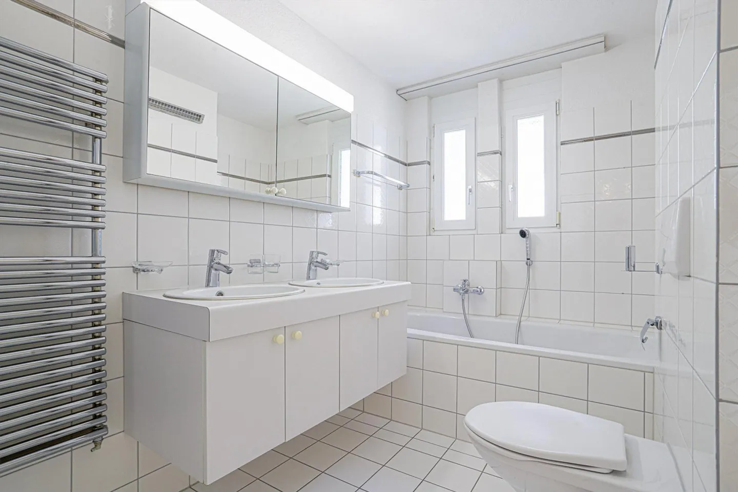 LUMINEUX - MODERNE - CENTRALEMENT SITUÉ - Photo 10 sur 13