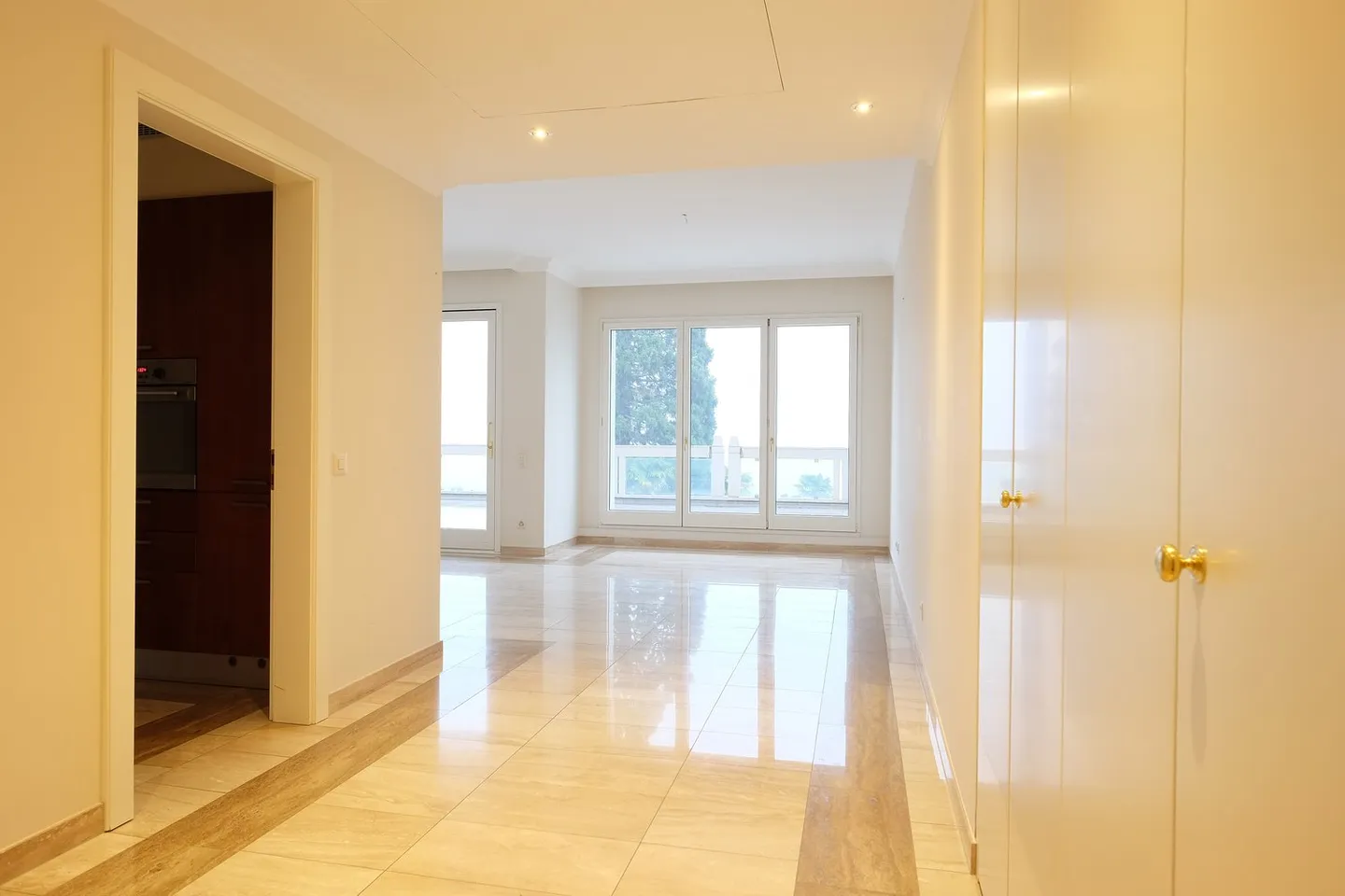 High Standard Rental Apartment, Lugano Lake Promenade, 2nd Floor - Photo 7 of 19