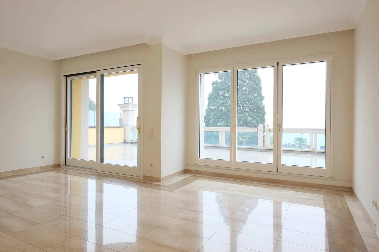 High Standard Rental Apartment, Lugano Lake Promenade, 2nd Floor - Photo 8 of 19