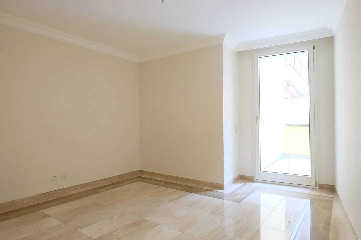 High Standard Rental Apartment, Lugano Lake Promenade, 2nd Floor - Photo 11 of 19