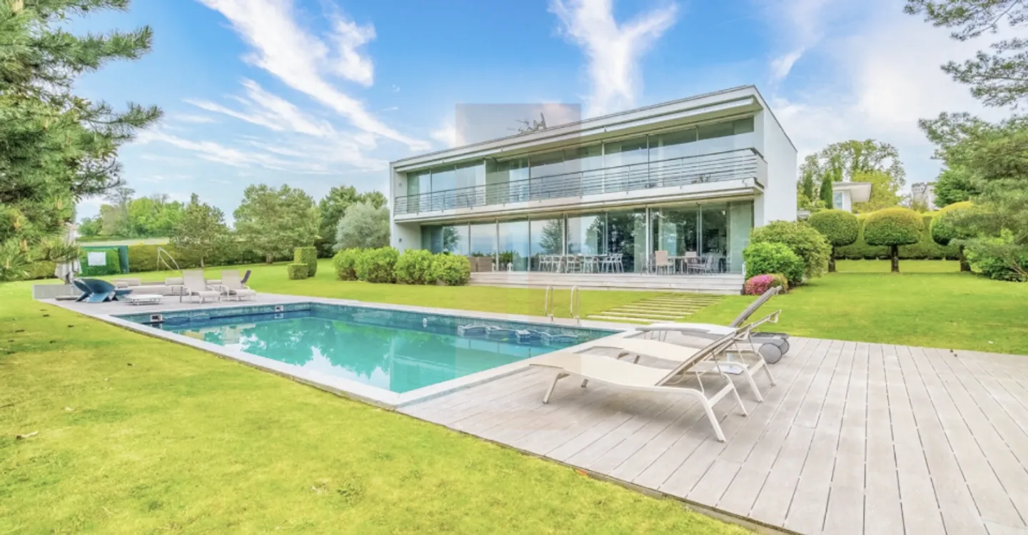 Architect-designed house in Cologny with pool and lake view - Photo 8 of 9