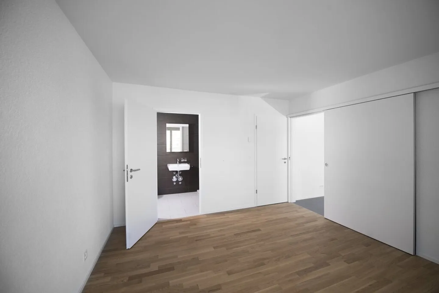 Beautiful 2.5-room apartment - Photo 2 of 6