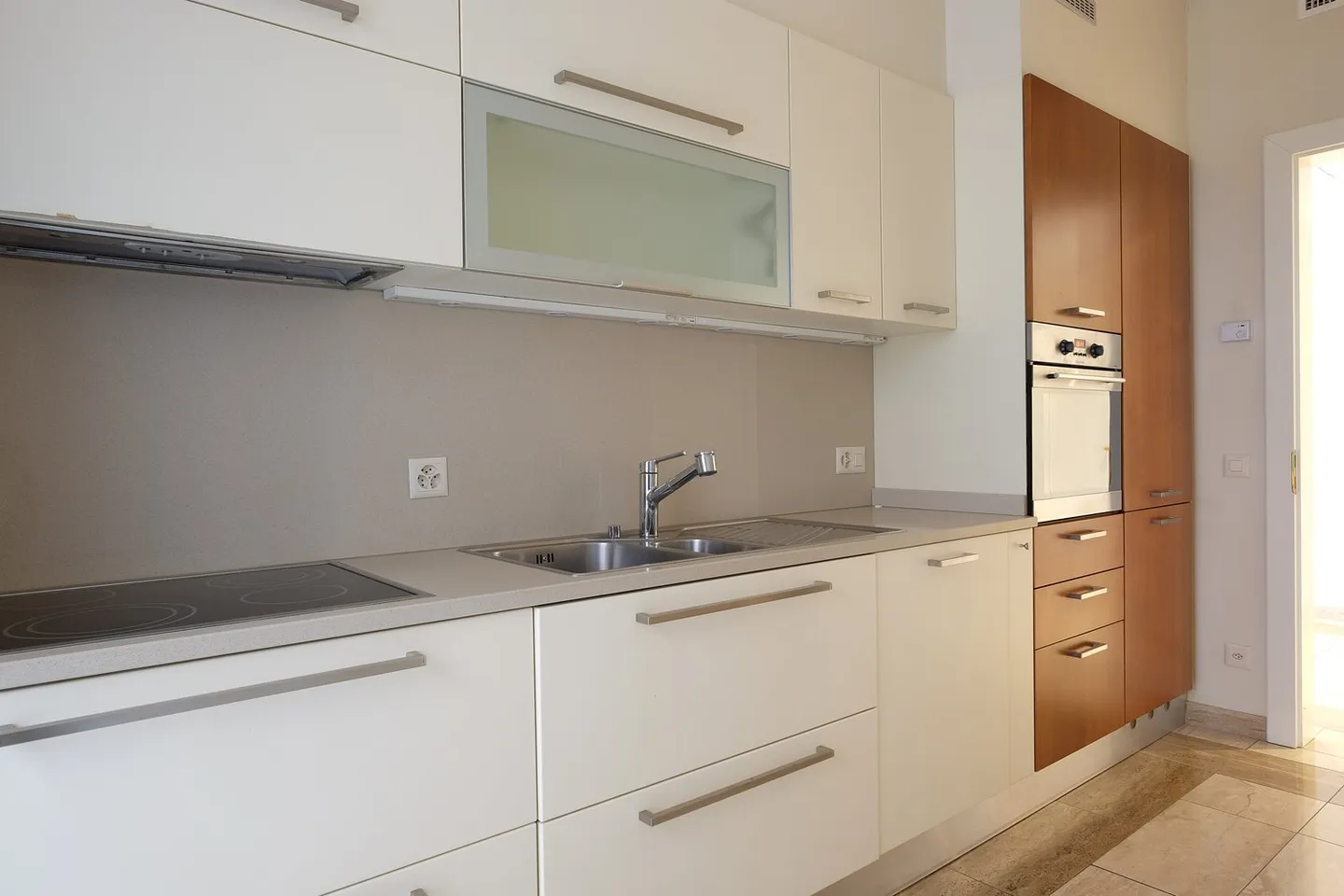 High Standard Rental Apartment, Lugano Lake Promenade, 2nd Floor - Photo 16 of 19