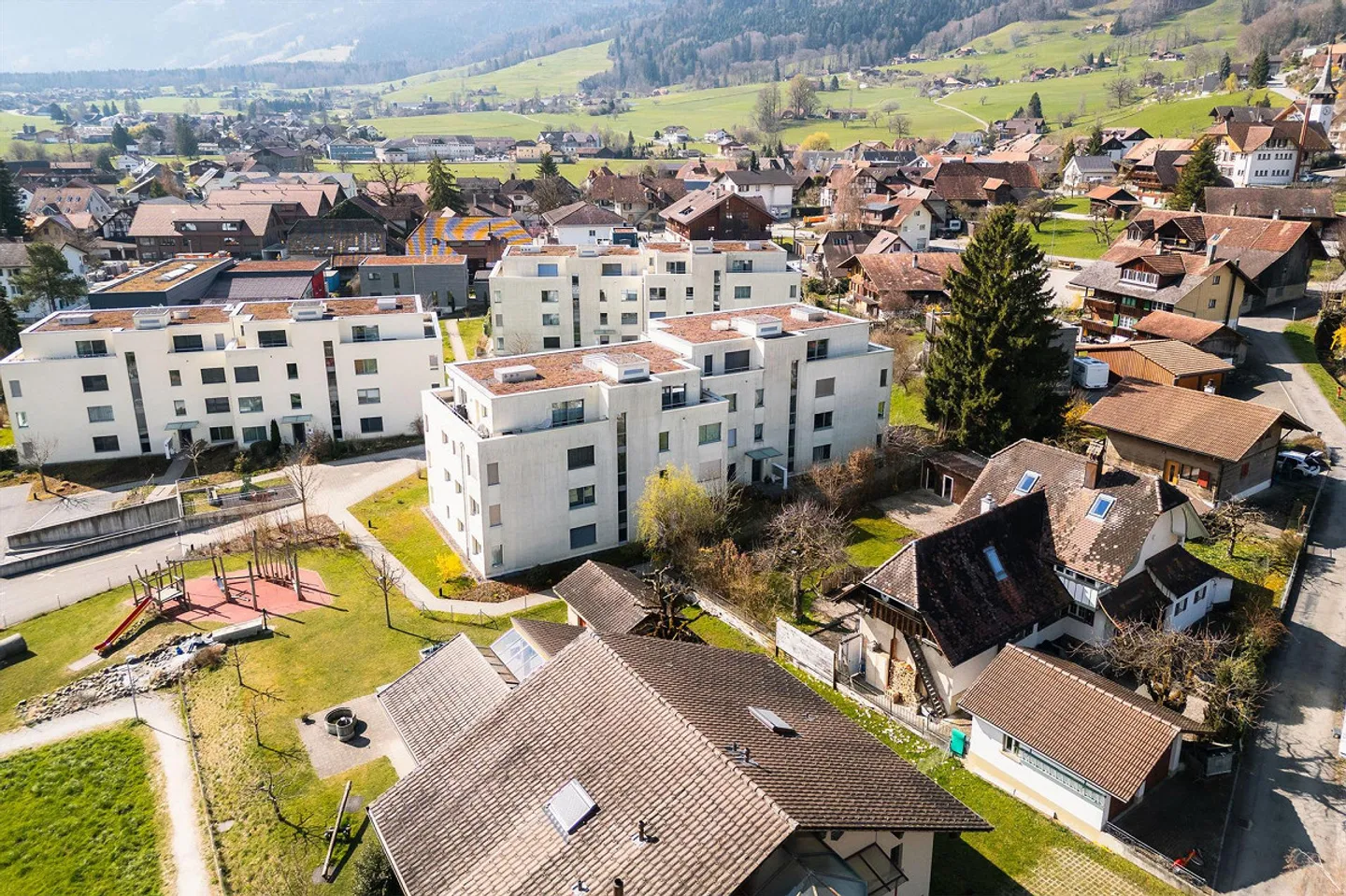 Appartamento luminoso di 4,5 stanze al piano terra a Wattenwil - Foto 21 di 21