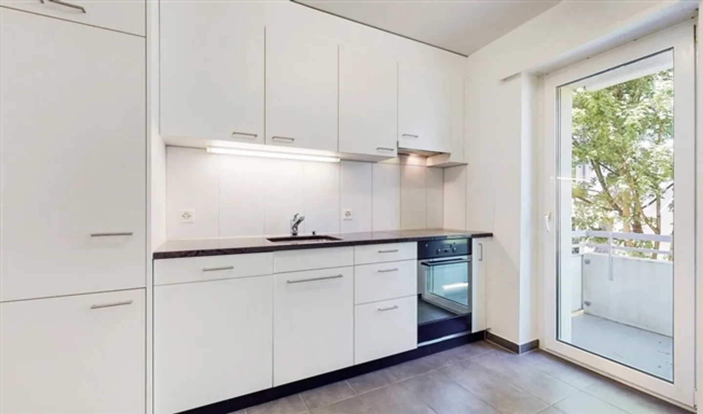 Apartment for rent - Photo 4 of 12