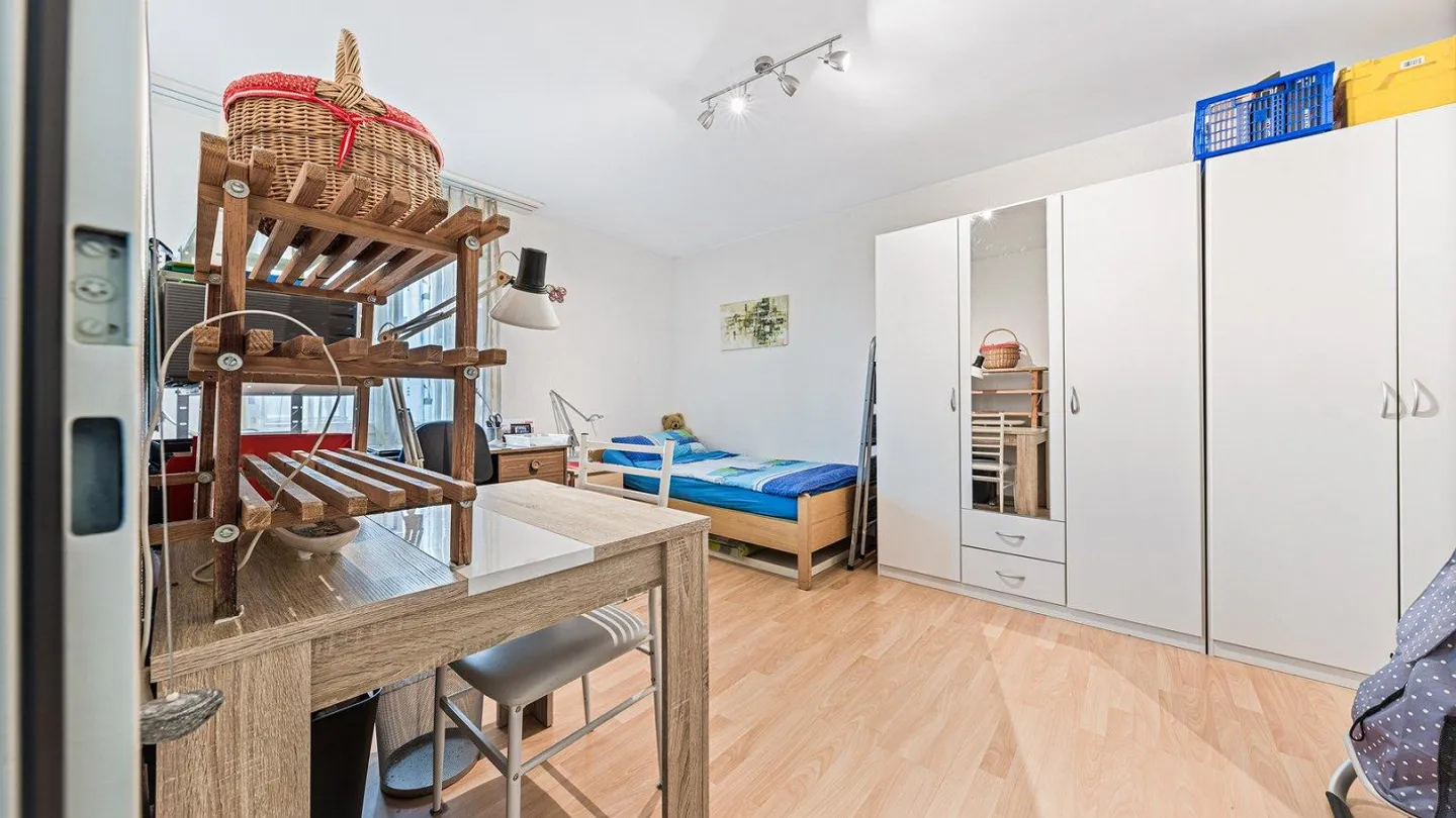 AgentSelly - Cozy Apartment with Light and Style - Photo 4 of 10