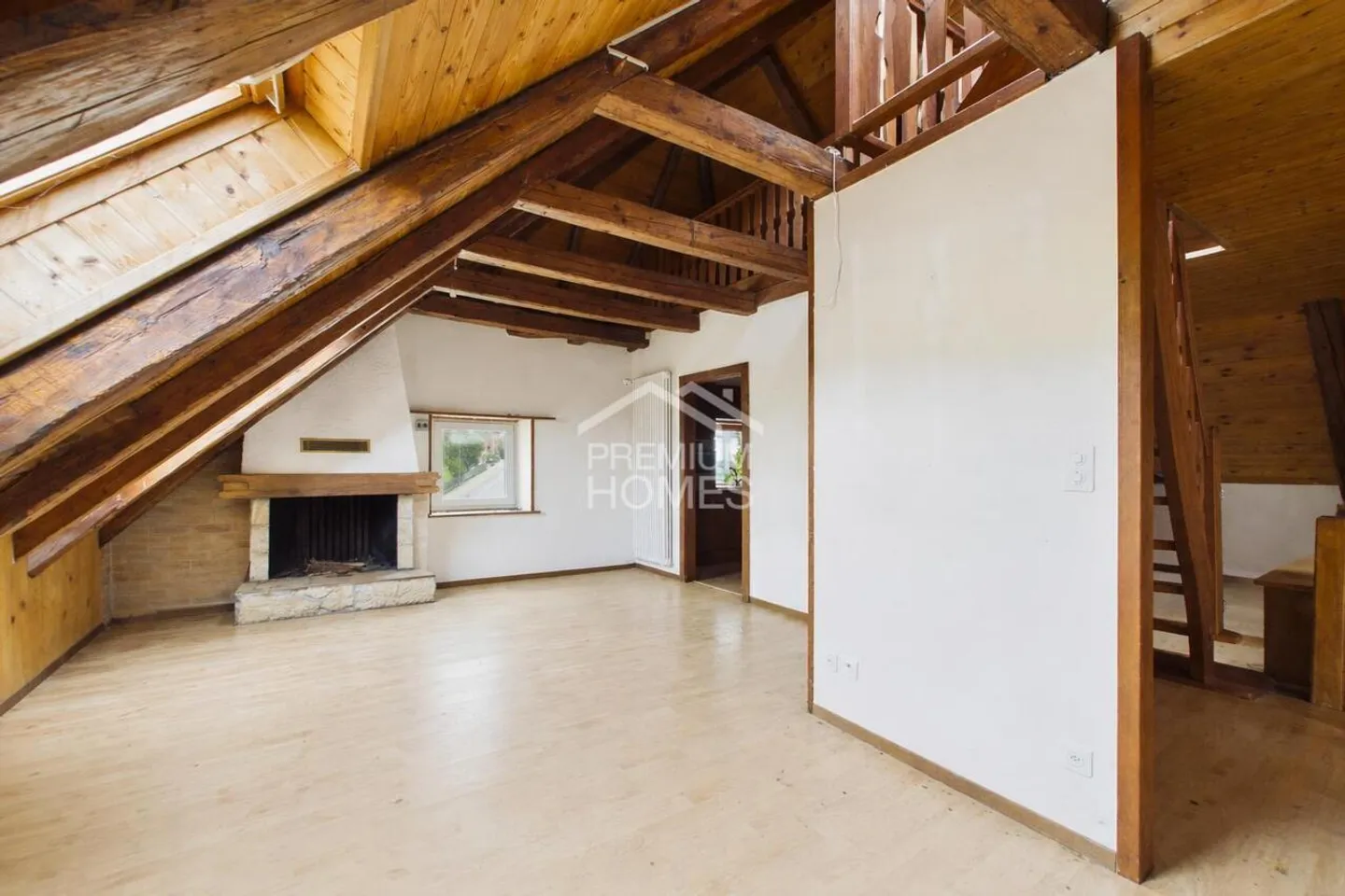 Maison Multi-Familiale avec Potentiel - Photo 2 sur 13