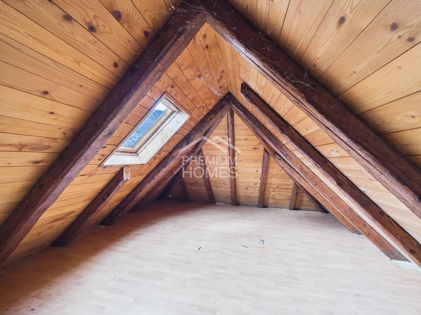 Maison Multi-Familiale avec Potentiel - Photo 4 sur 13
