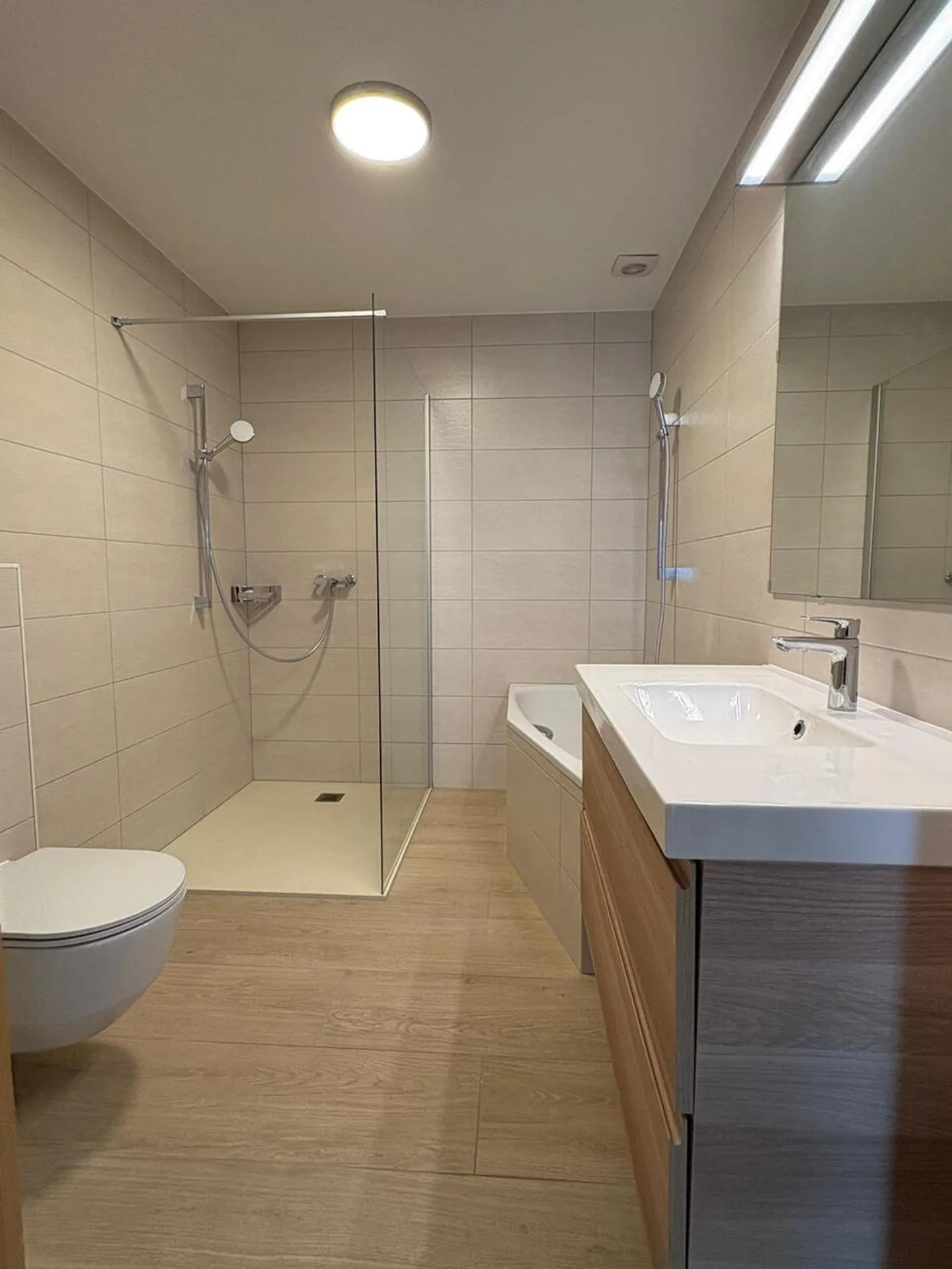 Sehr schöne helle 5,5-Zimmer-Wohnung in Grandson - Foto 12 von 19