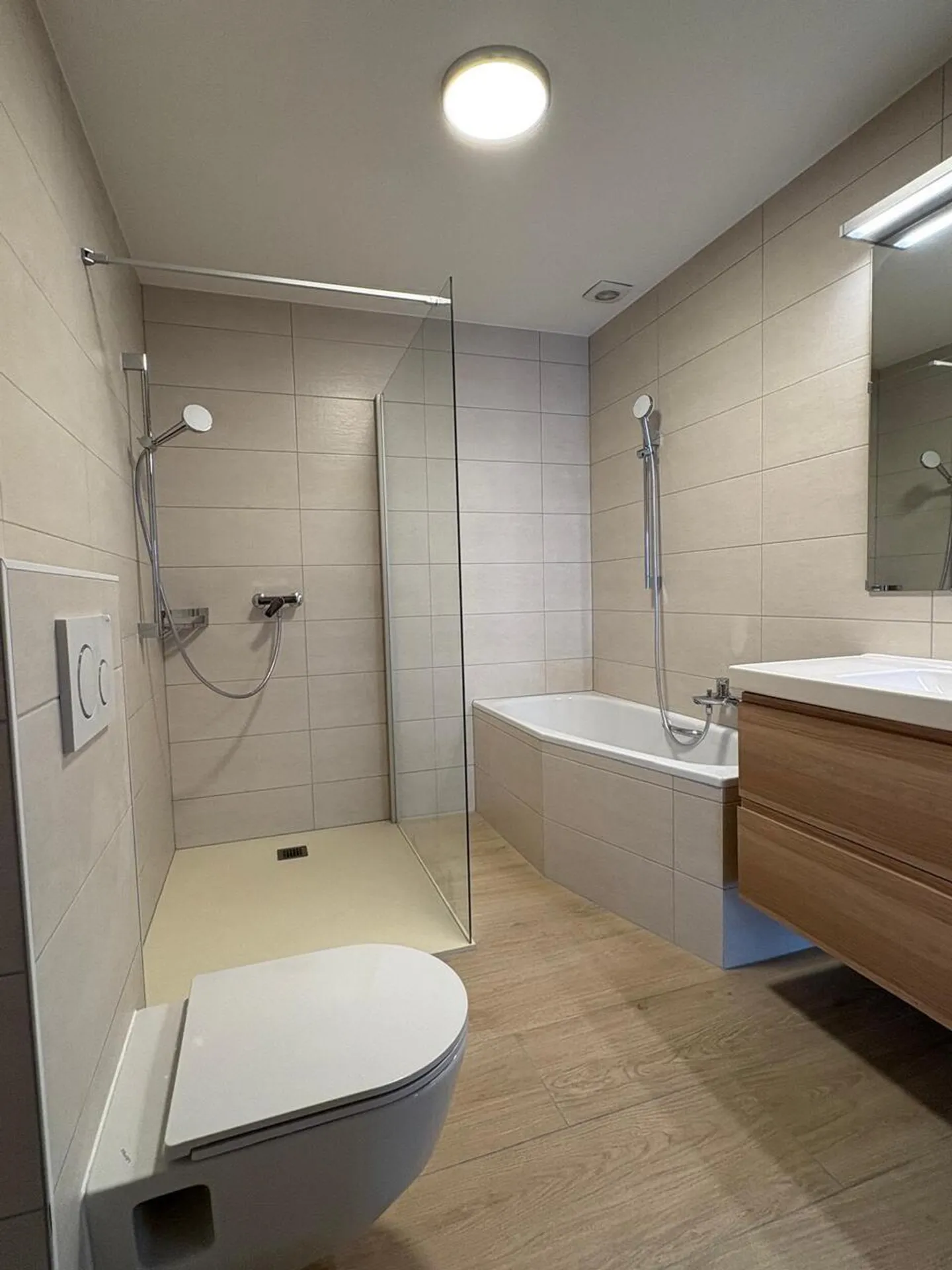 Sehr schöne helle 5,5-Zimmer-Wohnung in Grandson - Foto 13 von 19