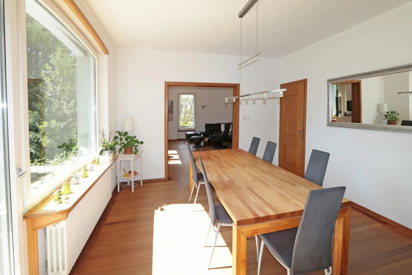 Villa maestosa e ben curata sulla pendenza soleggiata di Flurlingen - Foto 12 di 30