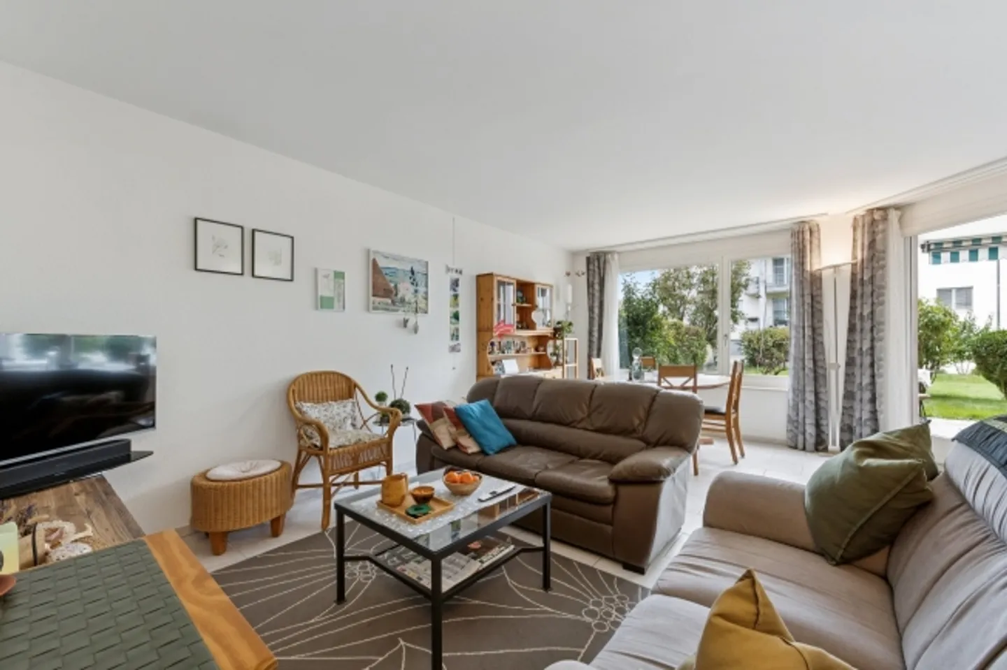 Comfortable home with garden - Photo 2 of 10