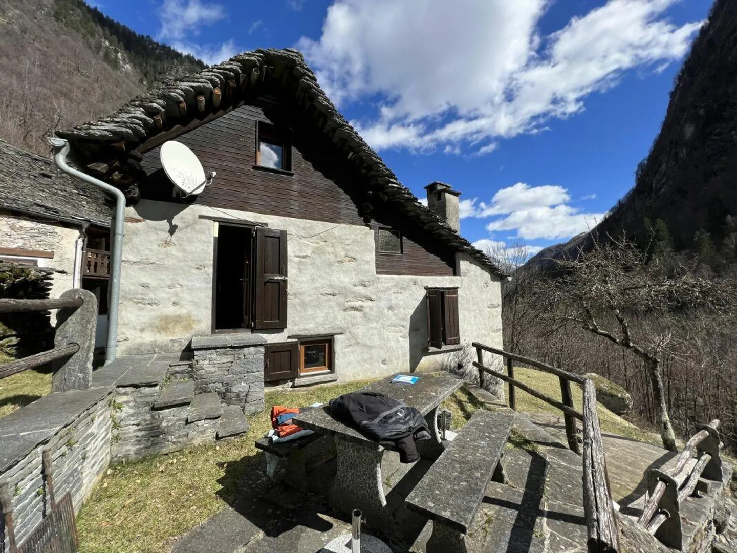 Rustico con terreno - Foto 3 di 18