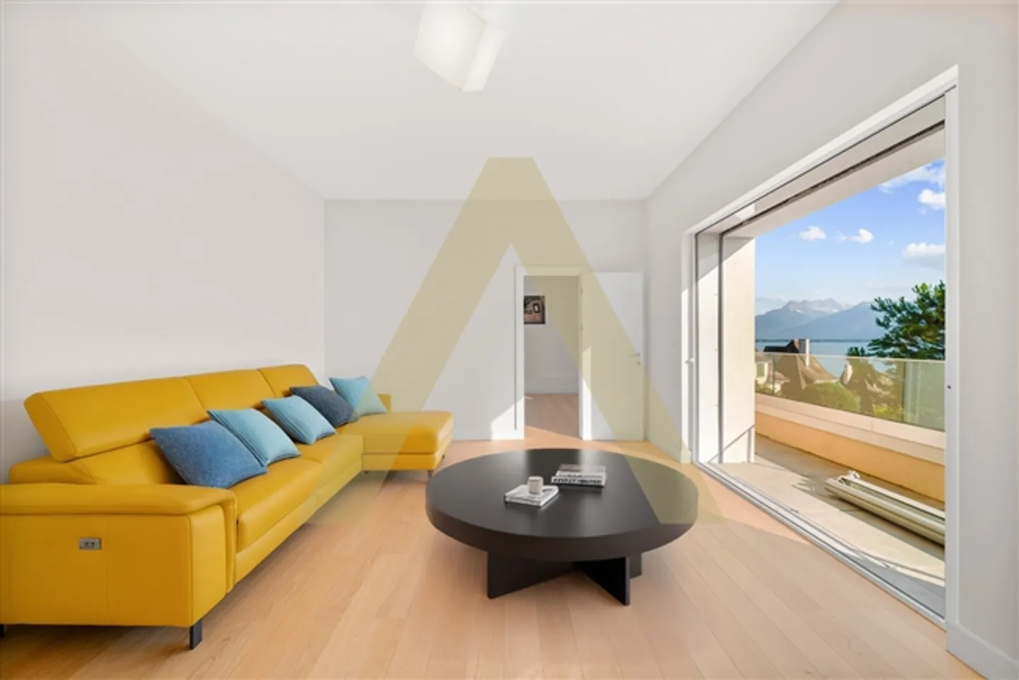 Bellissima villa completamente ristrutturata con vista lago - Foto 9 di 13