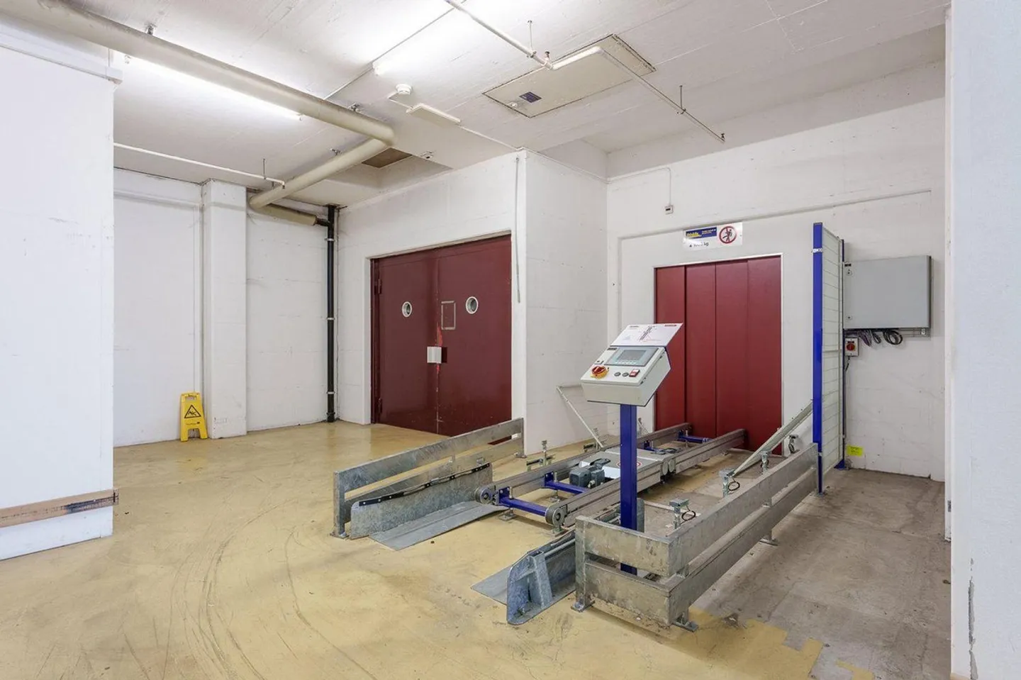 Spazi logistici di diverse dimensioni e piani - Uznach - Foto 7 di 8