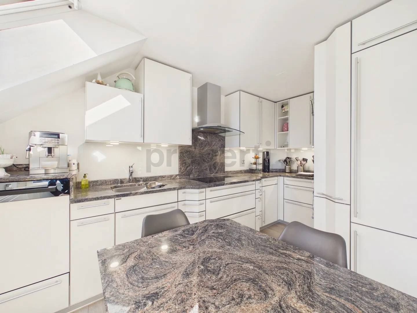 Bright 5.5-room maisonette apartment with gallery in Emmen, ... - Photo 5 of 13